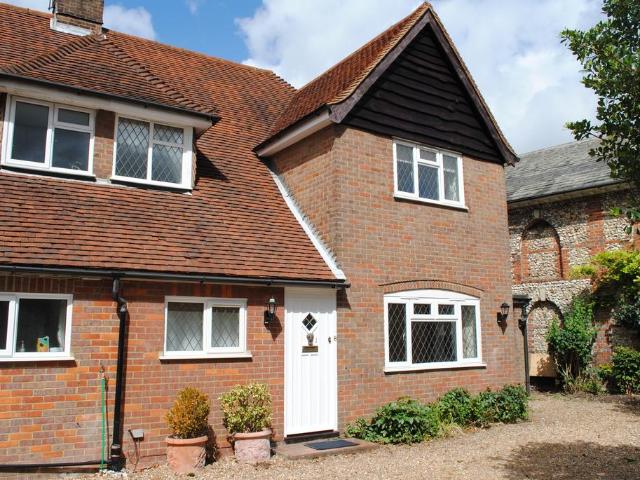 3 bedroom semi detached house to rent