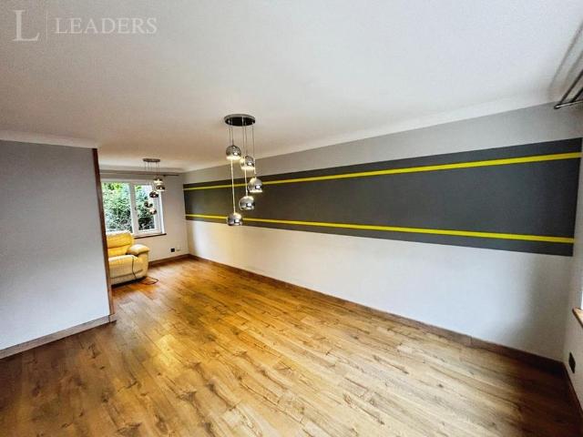 3 bedroom semi detached house to rent
