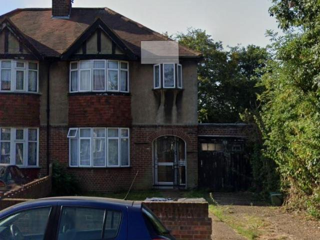 3 bedroom semi detached house to rent
