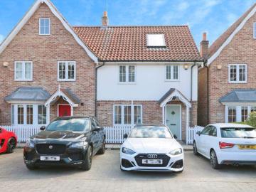 3 bedroom semi detached house to rent