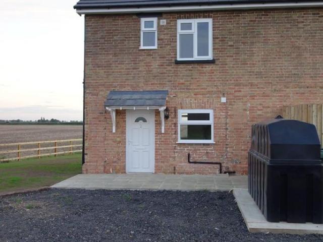 3 bedroom semi detached house to rent