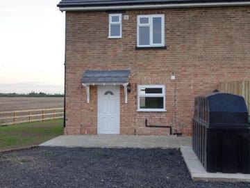 3 bedroom semi detached house to rent