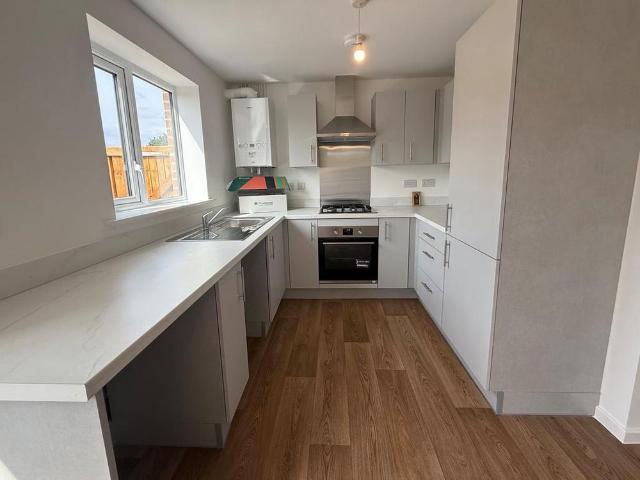 3 bedroom semi detached house to rent