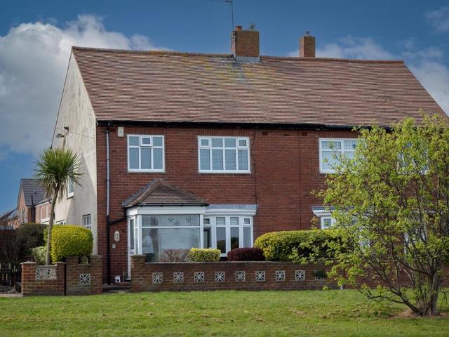 3 bedroom semi detached house to rent
