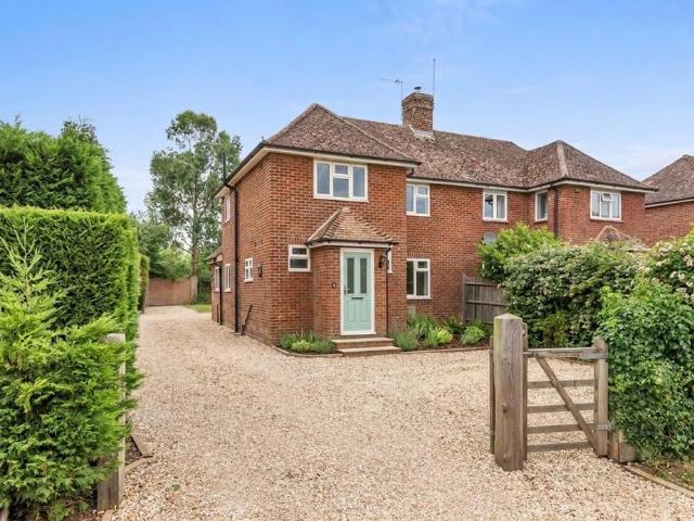 3 bedroom semi detached house to rent