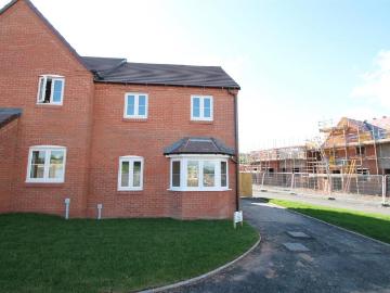 3 bedroom semi detached house to rent