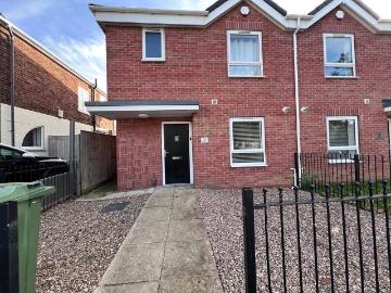 3 bedroom semi detached house to rent