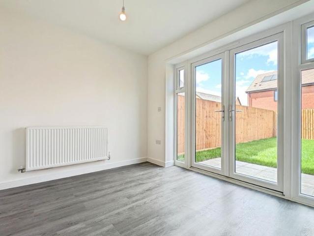 3 bedroom semi detached house to rent