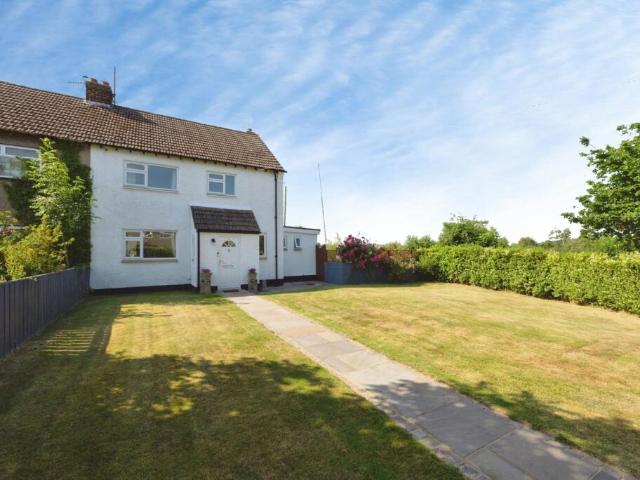3 bedroom semi detached house to rent