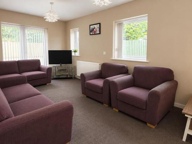3 bedroom semi detached house to rent