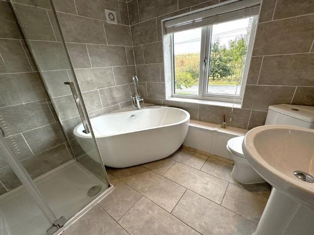 3 bedroom semi detached house to rent