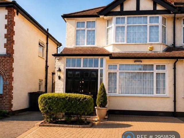 3 bedroom semi detached house to rent