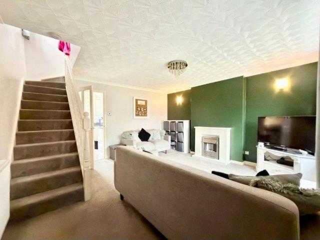 3 bedroom semi detached house to rent