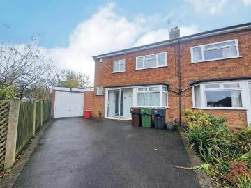 3 bedroom semi detached house to rent