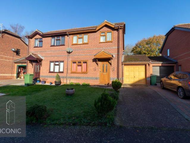 3 bedroom semi detached house to rent