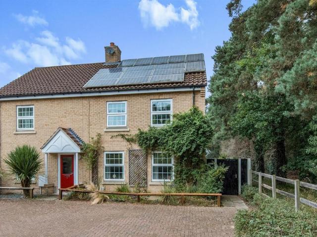 3 bedroom semi detached house to rent