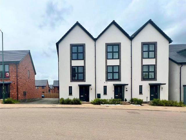 3 bedroom semi detached house to rent