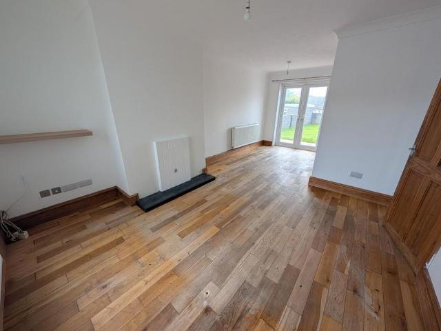 2 bedroom semi detached house to rent