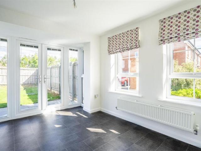 3 bedroom semi detached house to rent