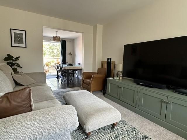 3 bedroom semi detached house to rent