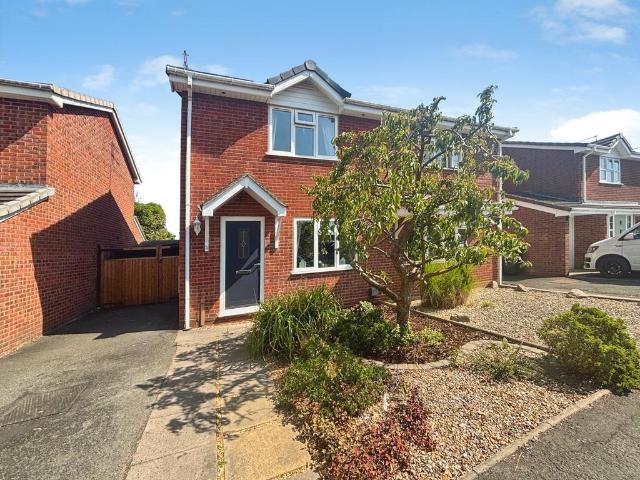 3 bedroom semi detached house to rent