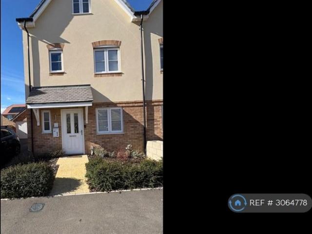 3 bedroom semi detached house to rent