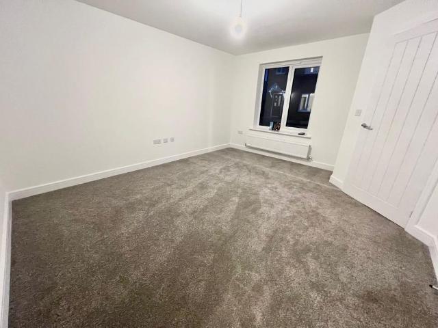 3 bedroom semi detached house to rent