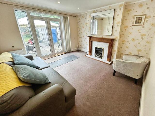 3 bedroom semi detached house to rent