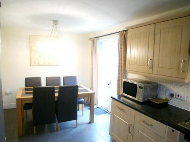 3 bedroom semi detached house to rent