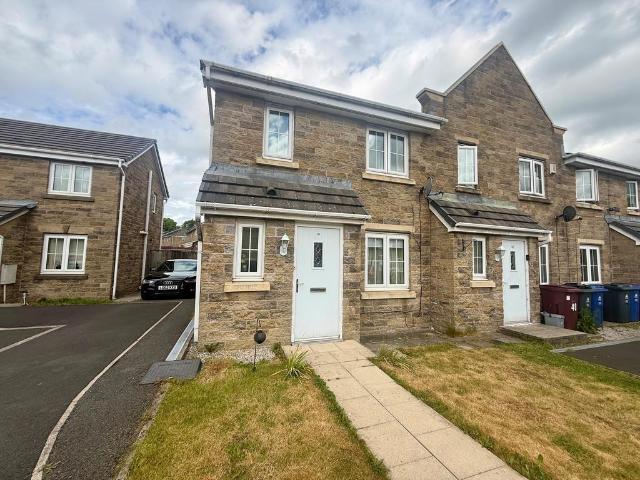 3 bedroom semi detached house to rent