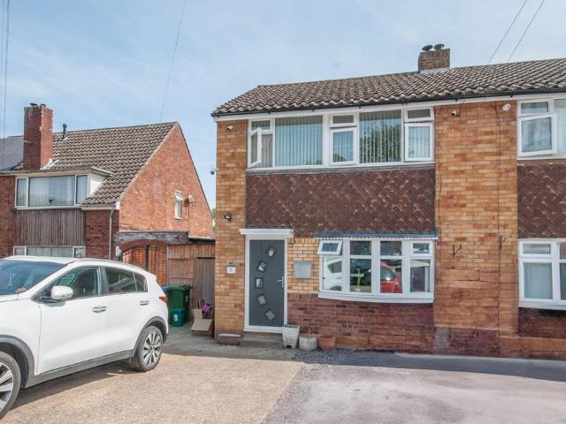 3 bedroom semi detached house to rent