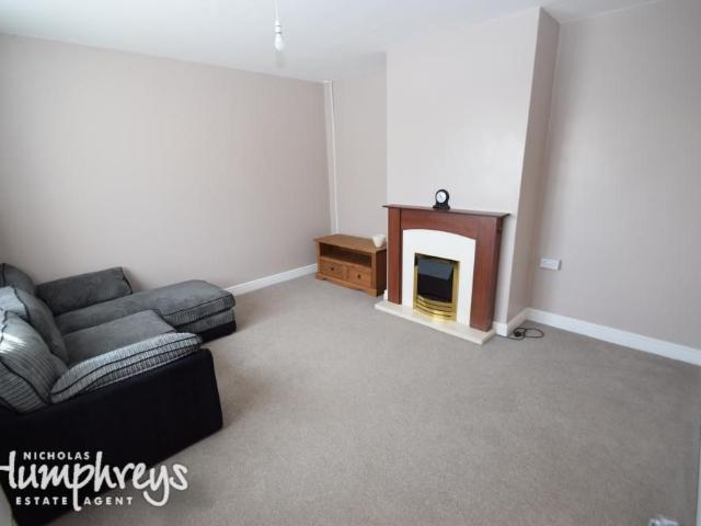 3 bedroom semi detached house to rent