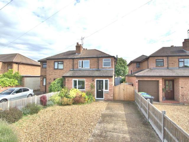 3 bedroom semi detached house to rent