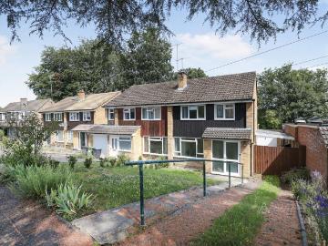 3 bedroom semi detached house to rent