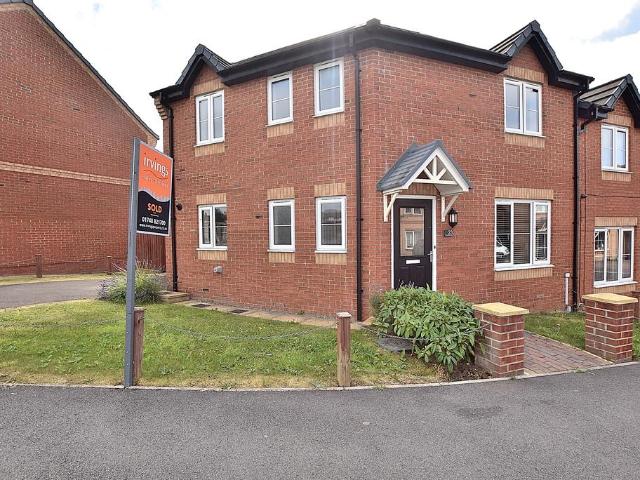 3 bedroom semi detached house to rent