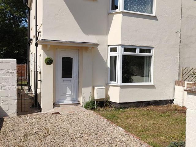 3 bedroom semi detached house to rent