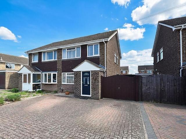 3 bedroom semi detached house to rent