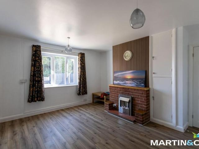 3 bedroom semi detached house to rent
