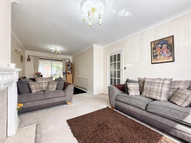 3 bedroom semi detached house to rent