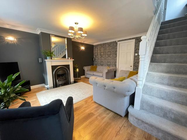 3 bedroom semi detached house to rent