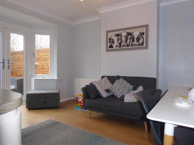 3 bedroom semi detached house to rent