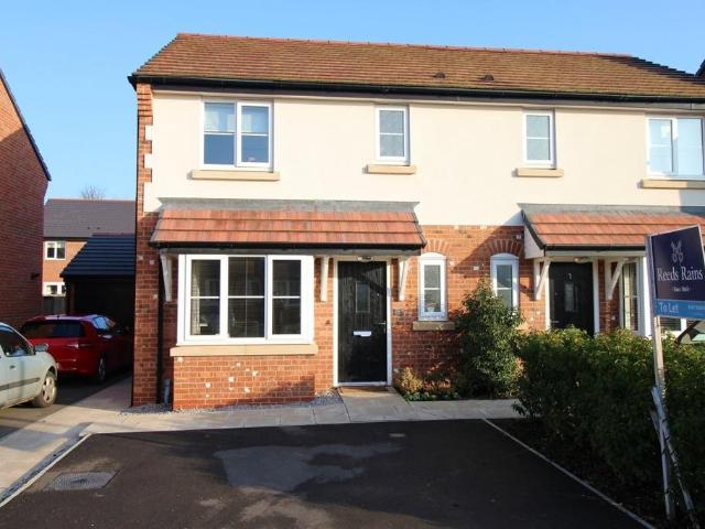 3 bedroom semi detached house to rent