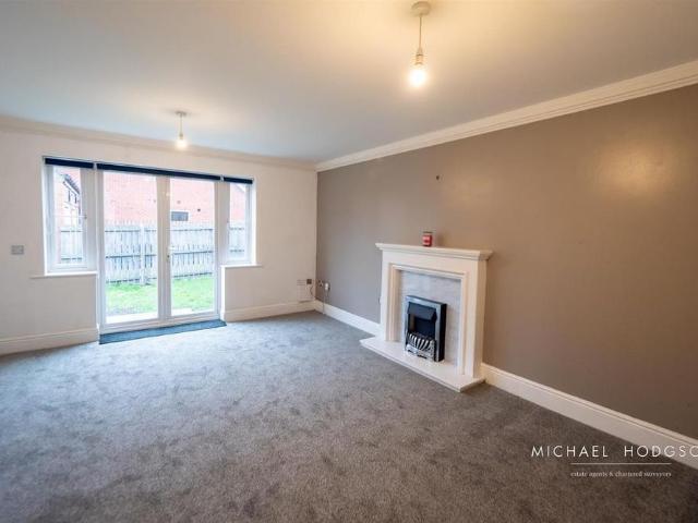 3 bedroom semi detached house to rent