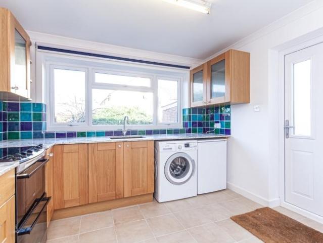 3 bedroom semi detached house to rent