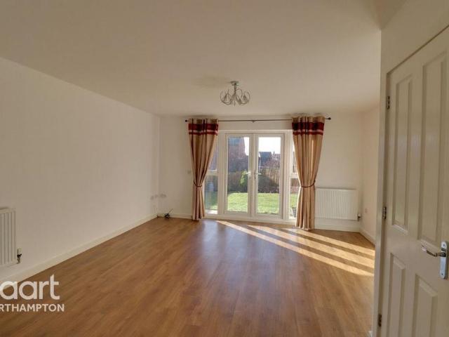 3 bedroom semi detached house to rent