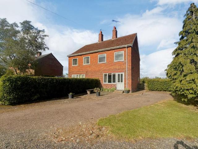 3 bedroom semi detached house to rent