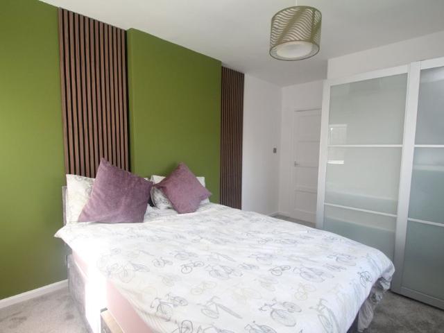 3 bedroom semi detached house to rent