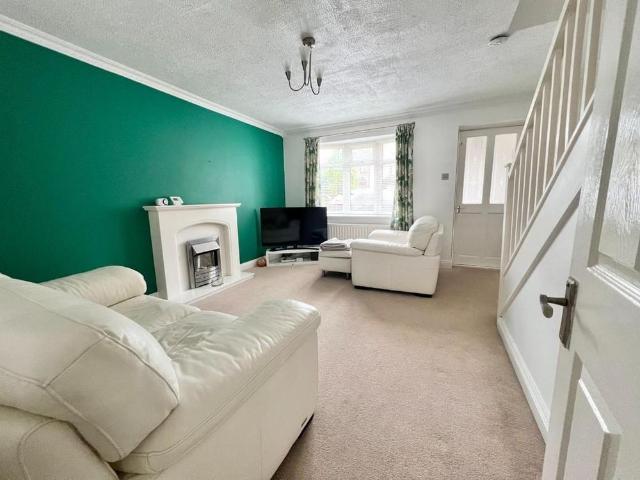 3 bedroom semi detached house to rent