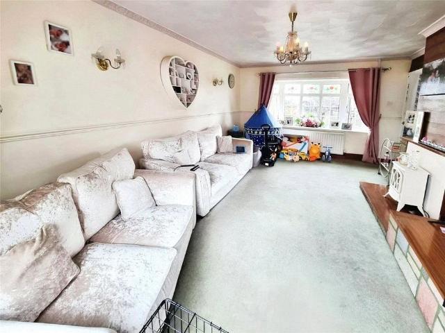 3 bedroom semi detached house to rent