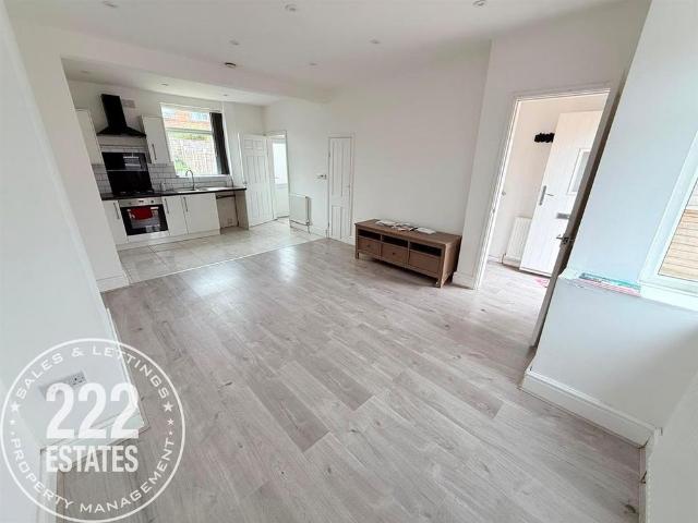 3 bedroom semi detached house to rent